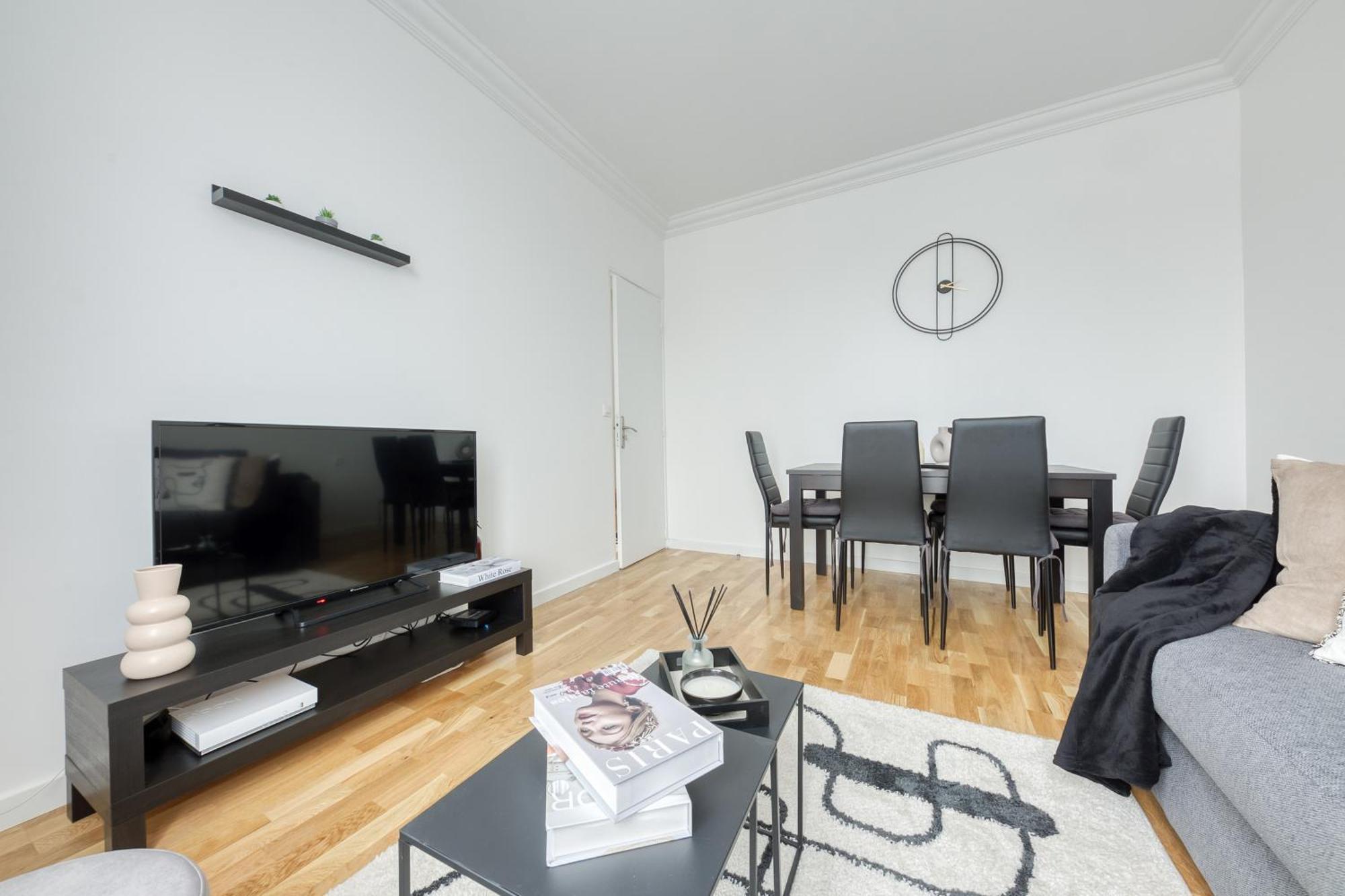Maison 8 Personnes - Parking - Metro 7 Et Rer B A 6 Minutes La Courneuve Eksteriør billede